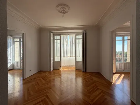 Apartamento 197 m² em Madrid (3/47)