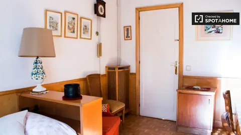 Room for rent, Barcelona (2/19)