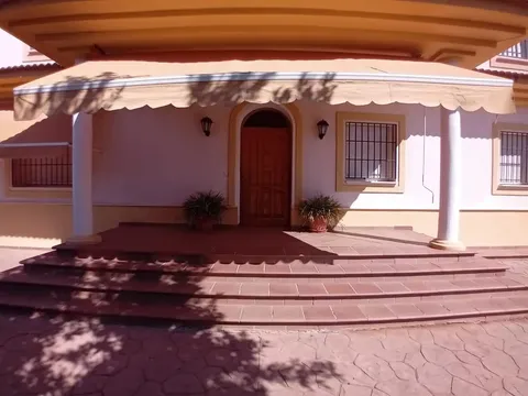 Casa de 254 m² a Còrdova