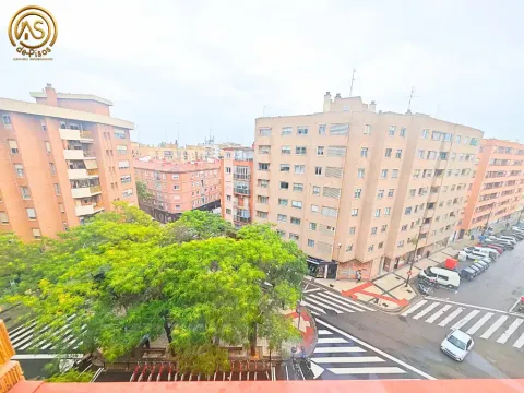 Piso de 93 m² en Zaragoza