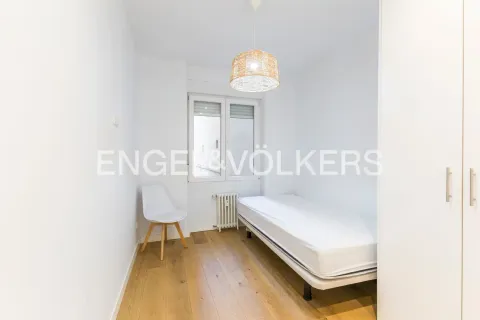Wohnung 113 m² in Madrid