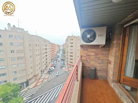 Piso de 93 m² en Zaragoza