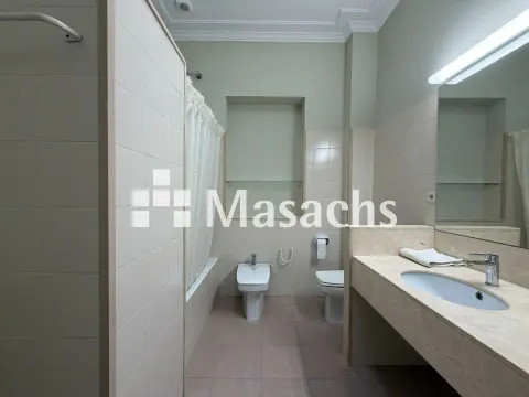 Pis de 296 m² a Terrassa