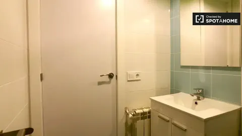 Кімната в оренду, Madrid
