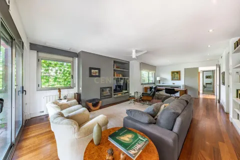 Будинок 238 м² у Sant Cugat del Vallès