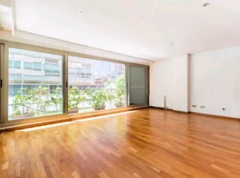 Flat 160 m² in Granada (2/23)
