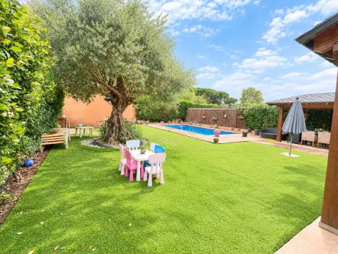 Maison 215 m² à Vidreres (3/32)