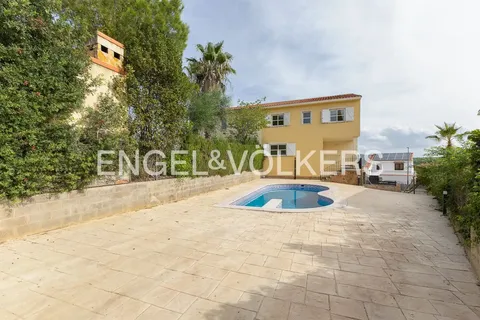 Будинок 250 м² у Riba-roja de Túria