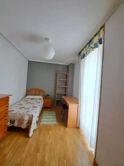Stanza in affitto, Burgos (2/13)