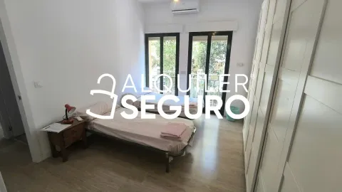Flat 92 m² in Seville