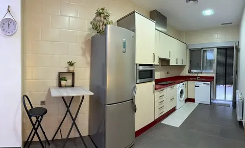 Pis de 80 m² a Ador