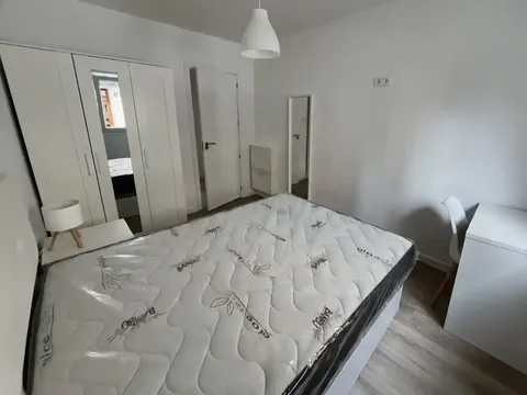 Habitació de lloguer, Oviedo