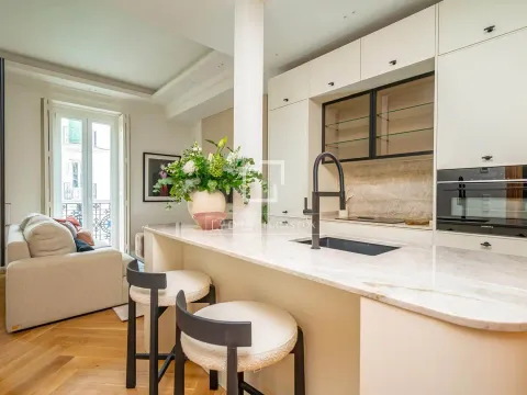 Wohnung 113 m² in Madrid