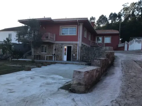 Casa de 277 m² a O Rosal