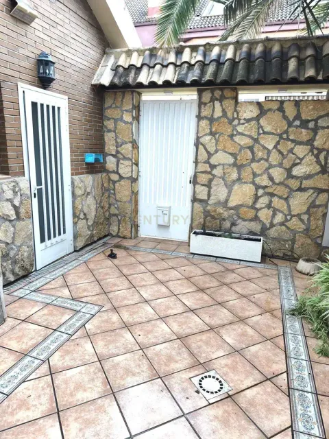 Pis de 28 m² a Velilla de San Antonio (3/21)