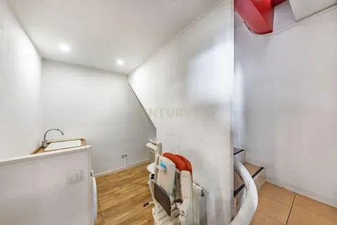 Будинок 238 м² у Sant Cugat del Vallès