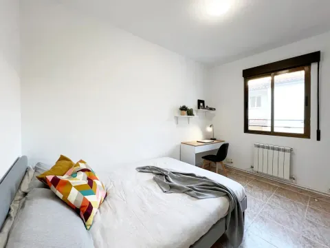 Quarto para alugar, Madrid (3/10)