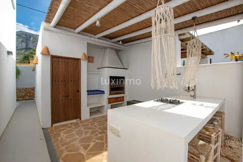 Haus 300 m² in Dénia