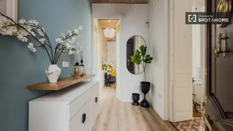Room for rent, Barcelona (4/19)