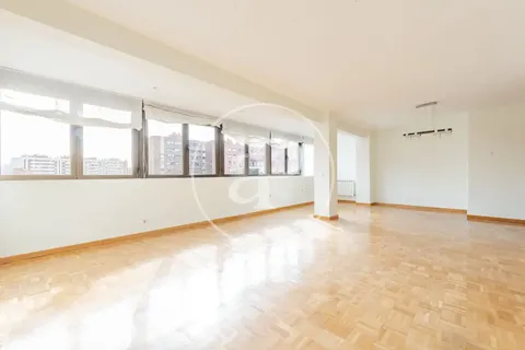 Wohnung 180 m² in Madrid