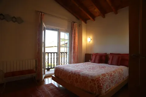 Casa de 216 m² a Udías