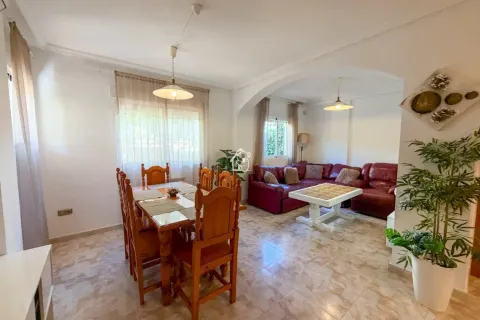 Casa de 100 m² a Oriola