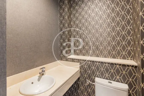 Flat 229 m² in Madrid