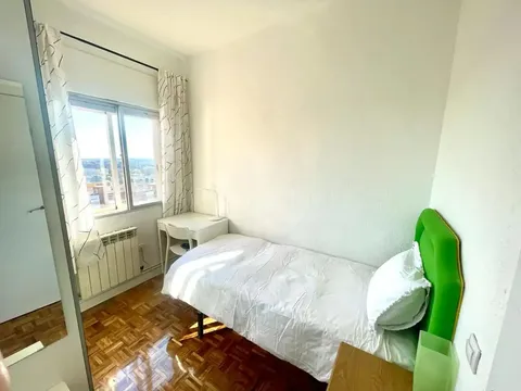 Room for rent, Madrid