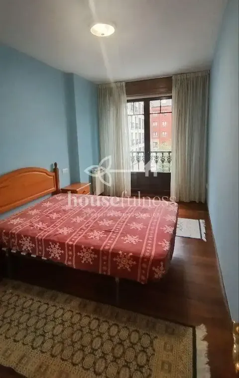 Pis de 1001 m² a Narón