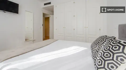 Quarto para alugar, Madrid (3/19)