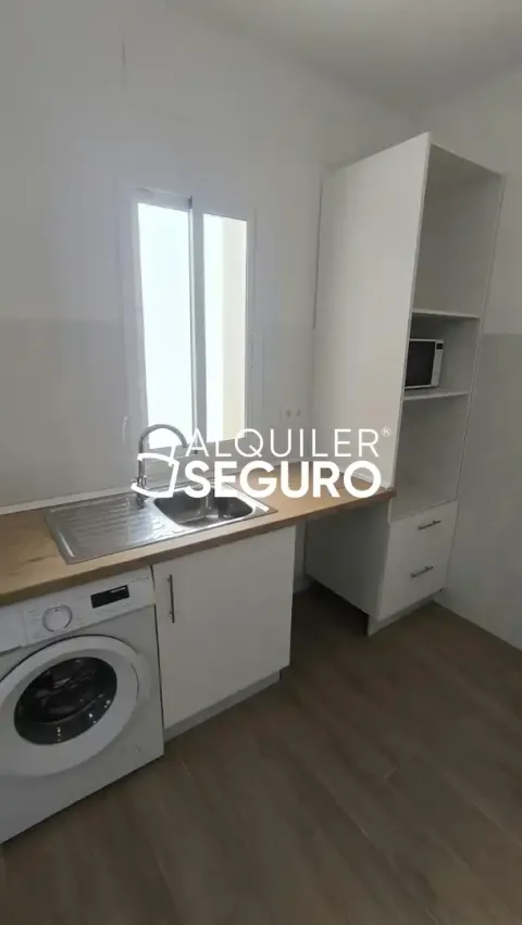 Flat 92 m² in Seville