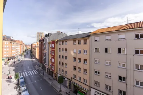 Pis de 70 m² a Oviedo