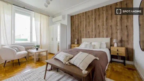 Room for rent, Madrid