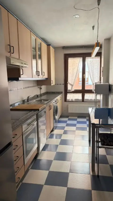 Pis de 79 m² a Oviedo