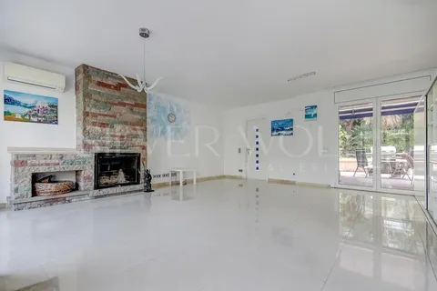 Будинок 434 м² у Castelldefels