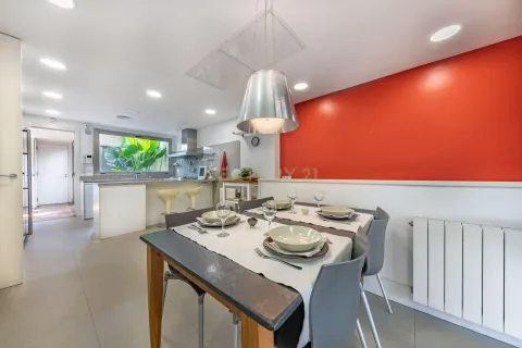 Будинок 238 м² у Sant Cugat del Vallès