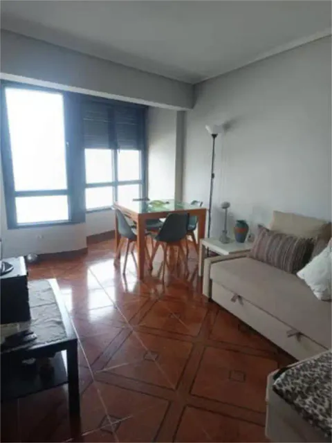 Pis de 75 m² a Gijón (2/9)