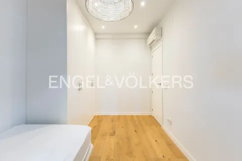 Wohnung 113 m² in Madrid