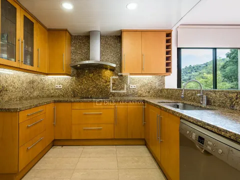 Maison 255 m² à Sant Cugat del Vallès