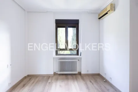 Wohnung 148 m² in Madrid