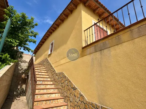 Haus 323 m² in l'Énova