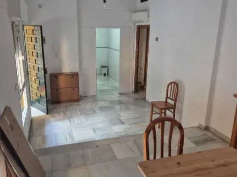 Flat 69 m² in Seville