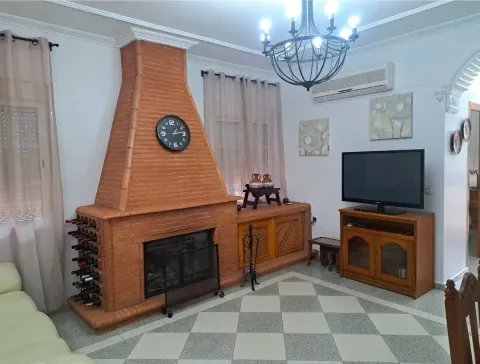 Haus 180 m² in Dos Hermanas