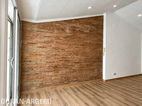 Pis de 53 m² a Terrassa