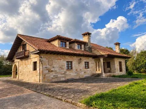 House 300 m² in Santillana del Mar (3/23)