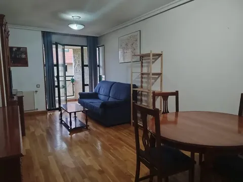 Pis de 77 m² a Oviedo