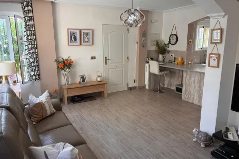 Casa de 80 m² en Orihuela