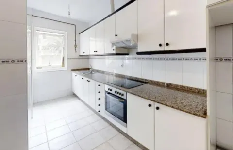 Flat 90 m² in Cambre