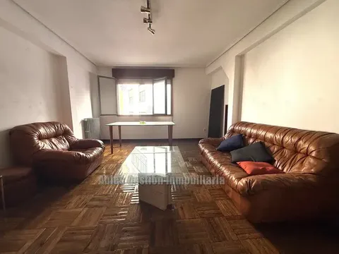 Pis de 86 m² a Oviedo