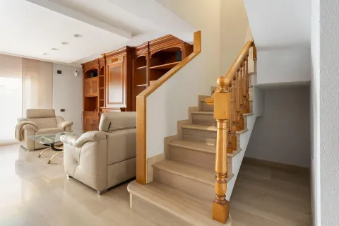 Casa 384 m² a l'Hospitalet de Llobregat